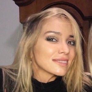 Meet your Posher, Leslie